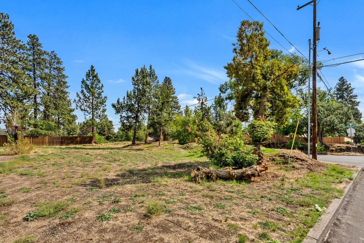 608 NE 10th Street