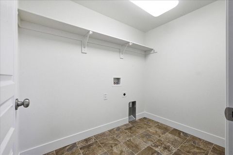 Tiny photo for 21269 SE Golden Market Court, Bend, OR 97702 (MLS # 220216953)