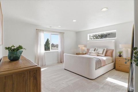 Tiny photo for 21269 SE Golden Market Court, Bend, OR 97702 (MLS # 220216953)