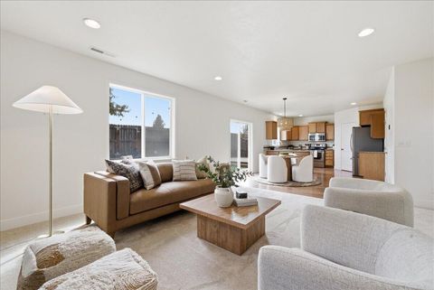 Tiny photo for 21269 SE Golden Market Court, Bend, OR 97702 (MLS # 220216953)