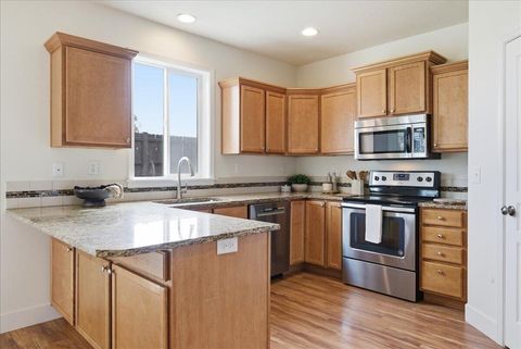 Tiny photo for 21269 SE Golden Market Court, Bend, OR 97702 (MLS # 220216953)