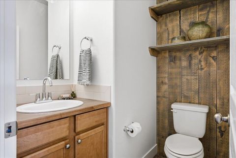 Tiny photo for 21269 SE Golden Market Court, Bend, OR 97702 (MLS # 220216953)