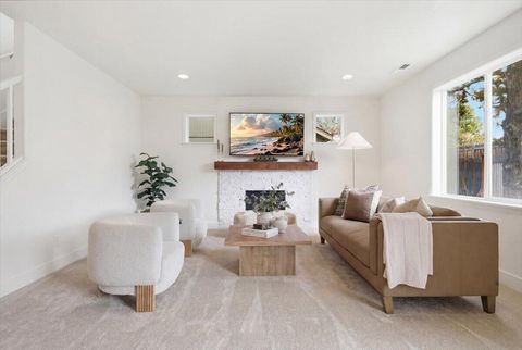 Tiny photo for 21269 SE Golden Market Court, Bend, OR 97702 (MLS # 220216953)