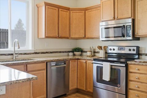 Tiny photo for 21269 SE Golden Market Court, Bend, OR 97702 (MLS # 220216953)