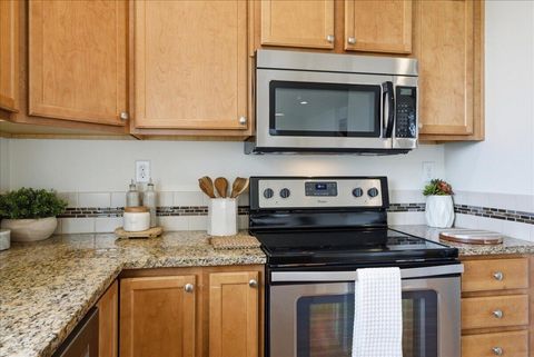 Tiny photo for 21269 SE Golden Market Court, Bend, OR 97702 (MLS # 220216953)