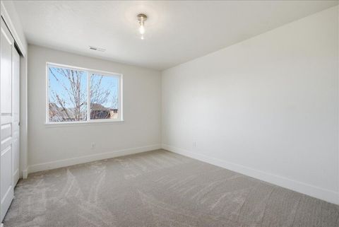 Tiny photo for 21269 SE Golden Market Court, Bend, OR 97702 (MLS # 220216953)