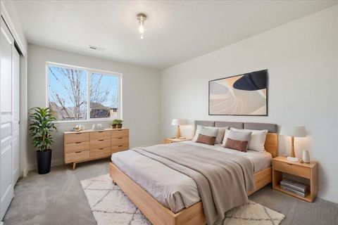 Tiny photo for 21269 SE Golden Market Court, Bend, OR 97702 (MLS # 220216953)