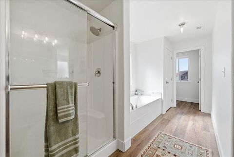 Tiny photo for 21269 SE Golden Market Court, Bend, OR 97702 (MLS # 220216953)