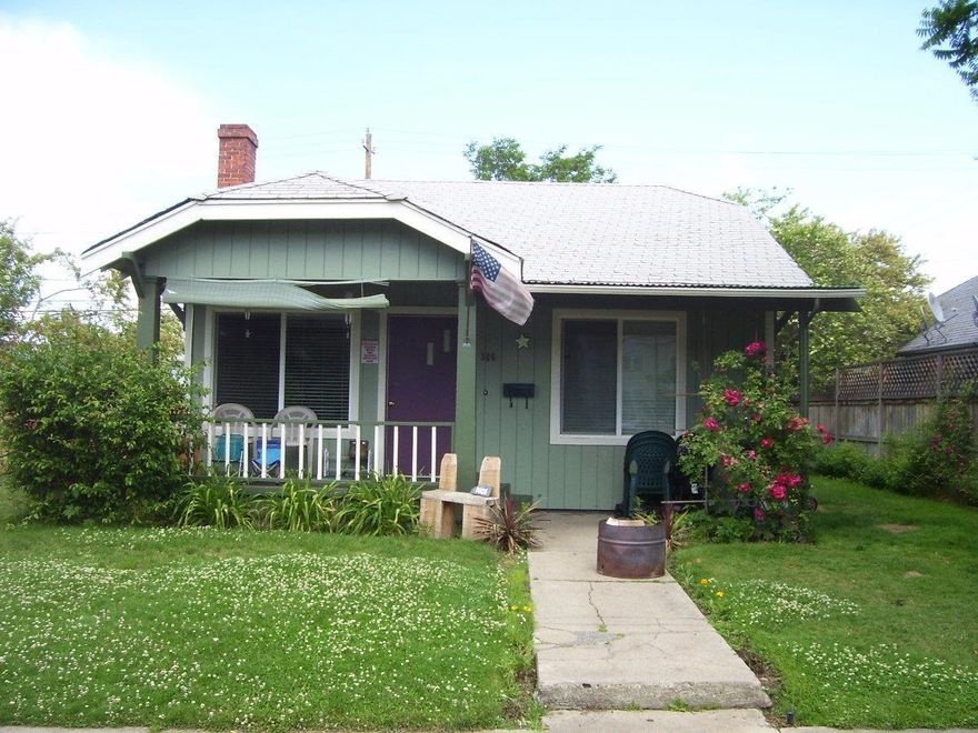 Sold Only. Cute 2 bedroom cottage close to everything. Large living room and kitchen with eating area, vinyl windows, alley access off the nice sized backyard.