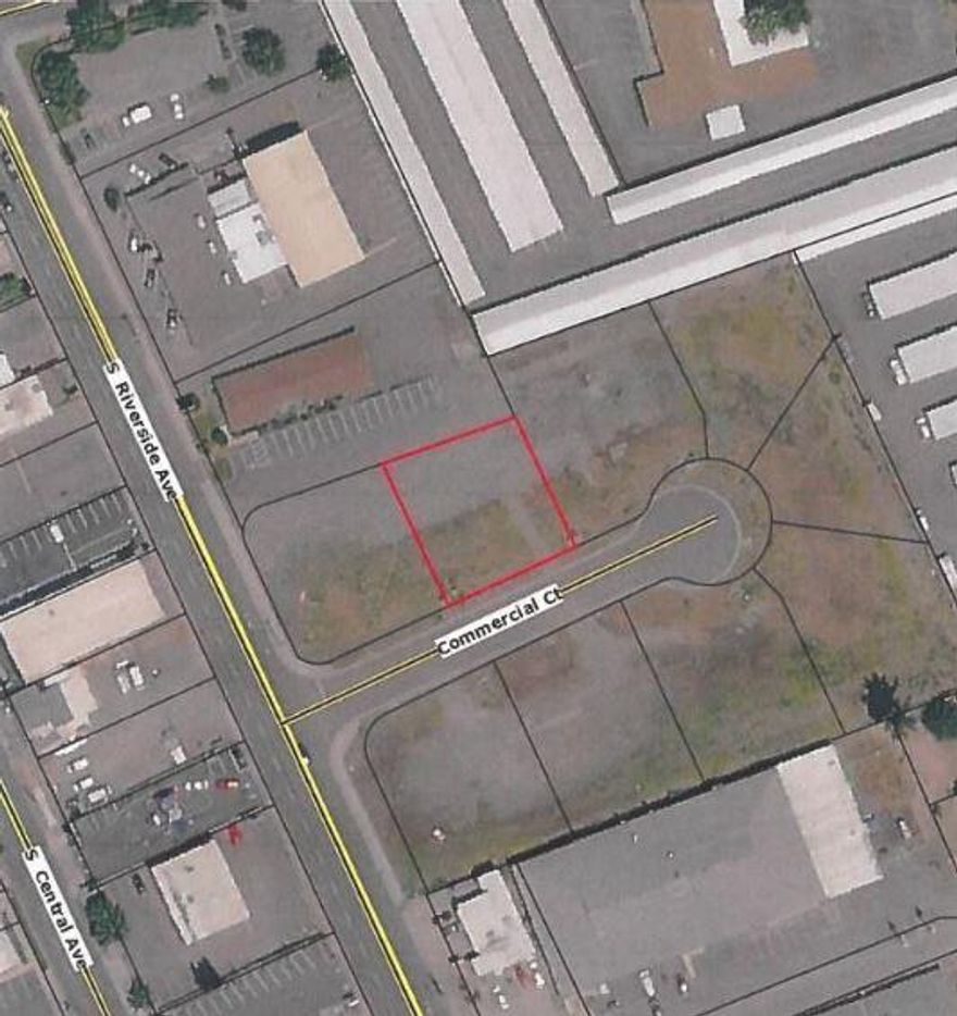Commercial lot on one of the major arterials in Medford Oregon.	Zoning is Heavy Commercial that allows
for a variety of uses. Located in Downtown Medford, close to the core on a high traffic Riverside Avenue. Easy access to I-5 and beyond. Seller financing available or build to suit.	One of only three lots left!	Purchase this lot and adjacent lot for more acreage.