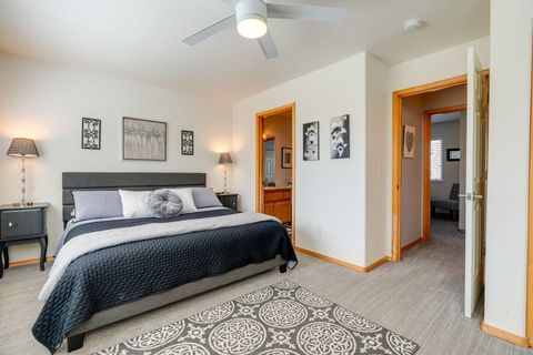 Tiny photo for 1061 Golden Pheasant Drive, Redmond, OR 97756 (MLS # 220217431)