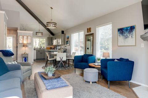 Tiny photo for 1061 Golden Pheasant Drive, Redmond, OR 97756 (MLS # 220217431)