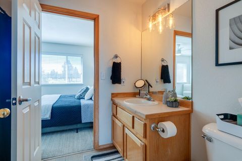 Tiny photo for 1061 Golden Pheasant Drive, Redmond, OR 97756 (MLS # 220217431)