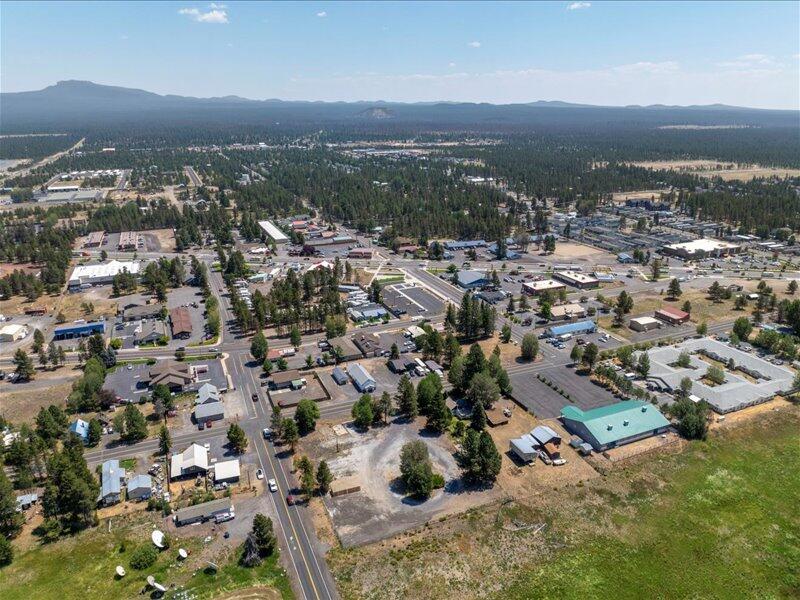 Lapine - Commercial Sale