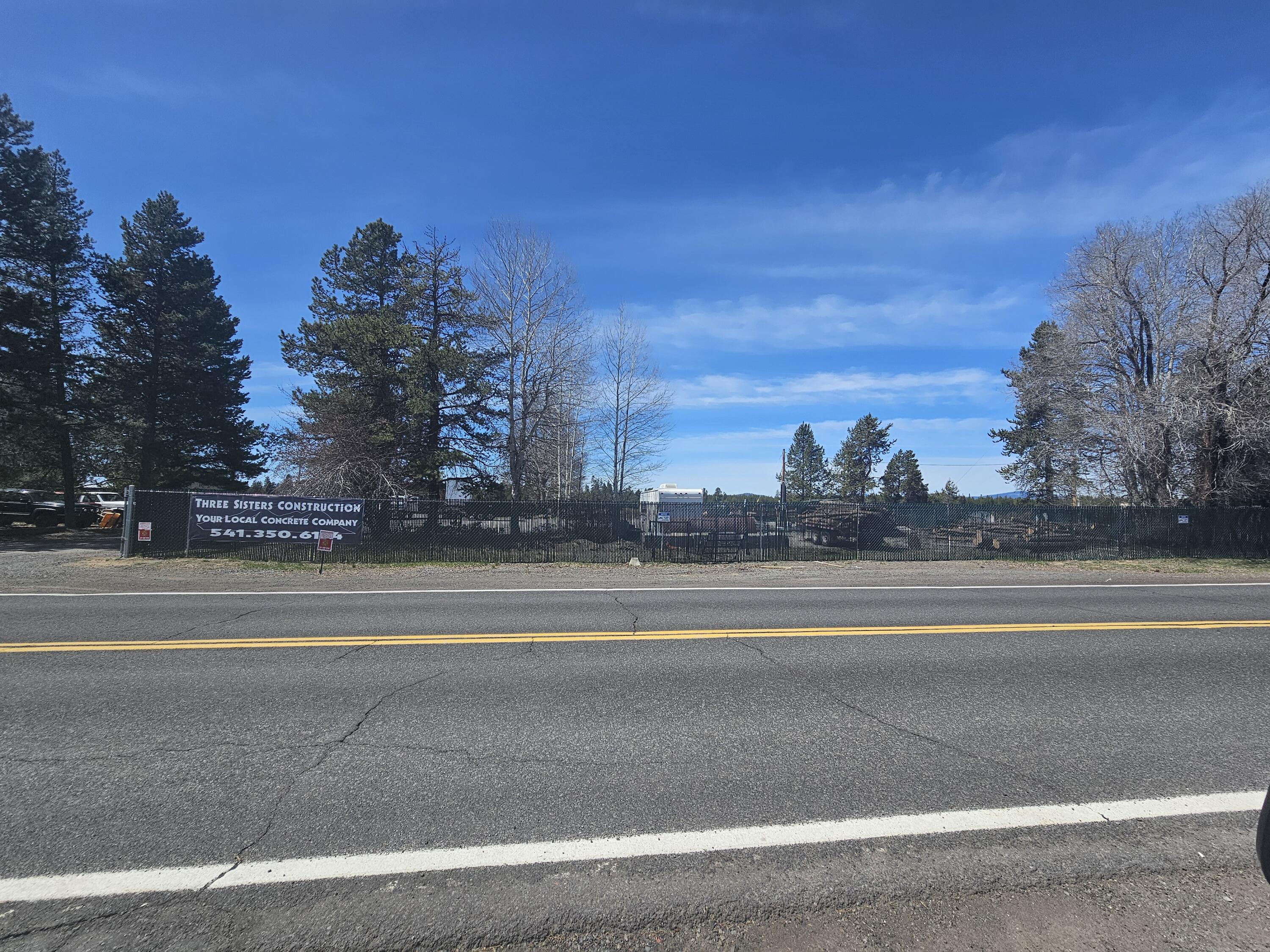 Lapine - Commercial Sale