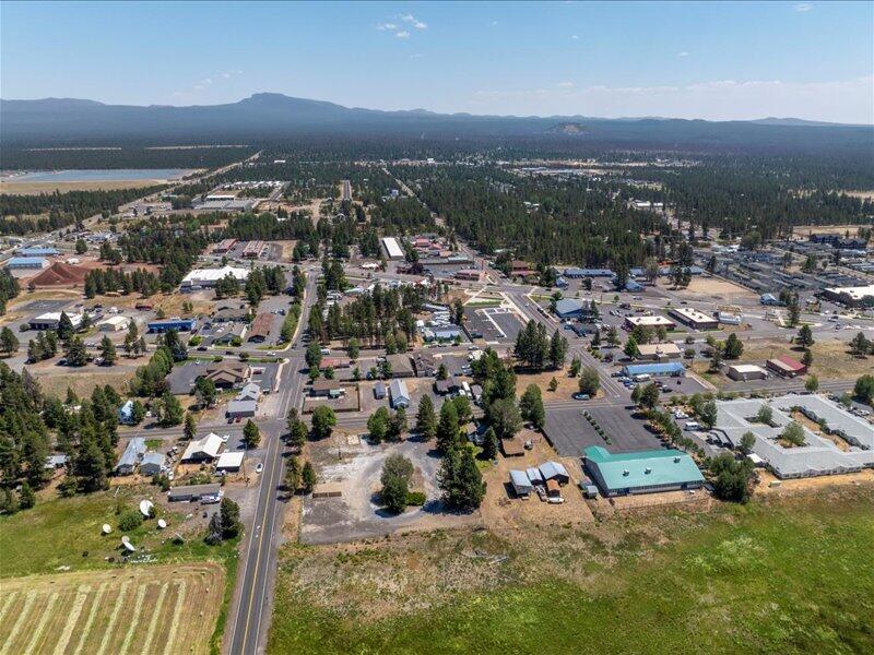 Lapine - Commercial Sale