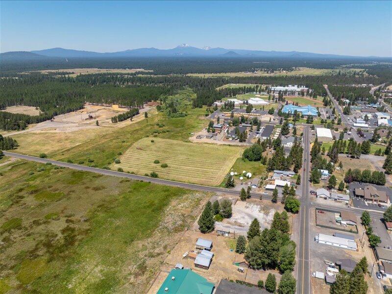 Lapine - Commercial Sale