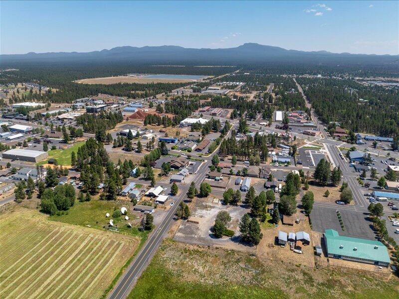 Lapine - Commercial Sale