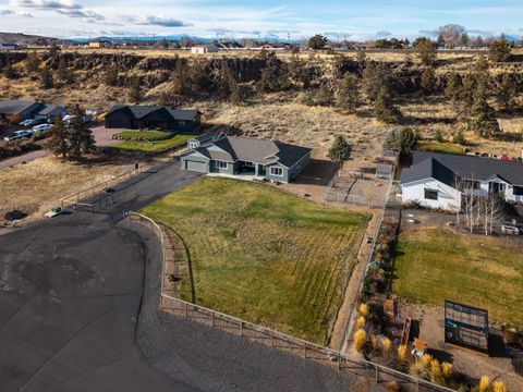 Tiny photo for 8445 19th Street, Terrebonne, OR 97760 (MLS # 220212374)