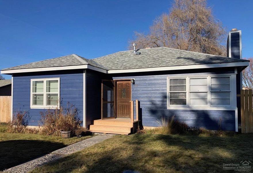 Charming 1948 single level 2 bedroom 1 bath home with many upgrades. New exterior siding, new<br>front porch and steps, completely remodeled bathroom and kitchen, new cabinets and counter tops, new interior and exteriorpaint, new interior doors, and new flooring. Lots of windows in every room, and extra large double lot.