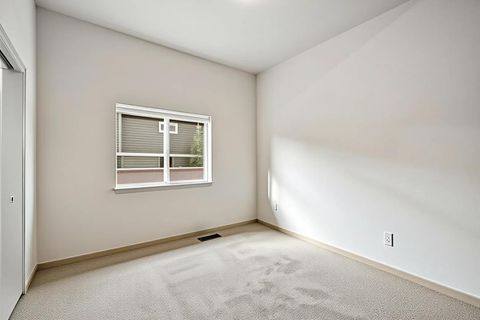 Tiny photo for 890 Cinnamon Teal Drive, Redmond, OR 97756 (MLS # 220215517)