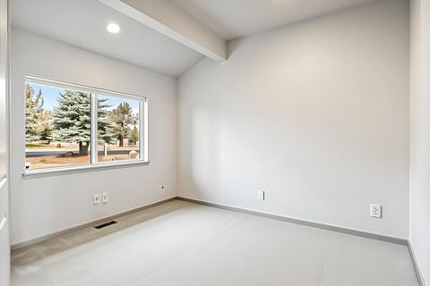 Tiny photo for 890 Cinnamon Teal Drive, Redmond, OR 97756 (MLS # 220215517)