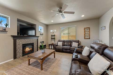 Tiny photo for 924 Pendleton Drive, Medford, OR 97501 (MLS # 220222634)