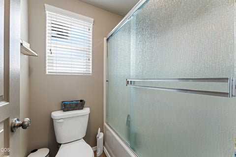 Tiny photo for 924 Pendleton Drive, Medford, OR 97501 (MLS # 220222634)
