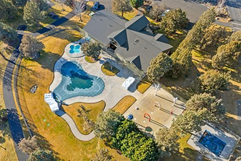 Tiny photo for 661 Sagebush Circle, Redmond, OR 97756 (MLS # 220215683)