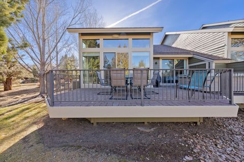 Photo of 661 Sagebush Circle, Redmond, OR 97756 (MLS # 220215683)