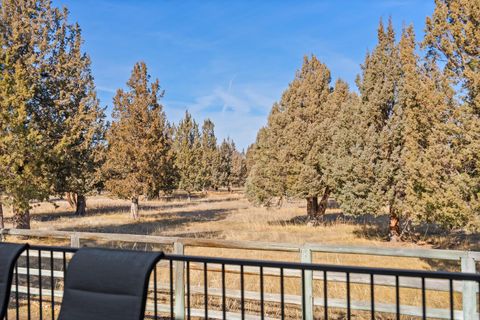 Tiny photo for 661 Sagebush Circle, Redmond, OR 97756 (MLS # 220215683)