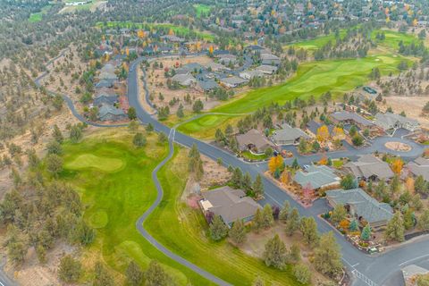 Tiny photo for 661 Sagebush Circle, Redmond, OR 97756 (MLS # 220215683)