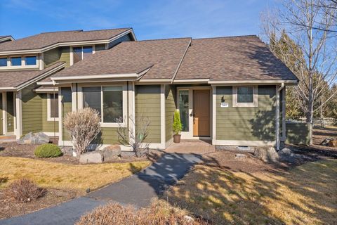 Tiny photo for 661 Sagebush Circle, Redmond, OR 97756 (MLS # 220215683)