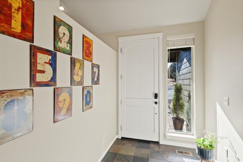 Tiny photo for 661 Sagebush Circle, Redmond, OR 97756 (MLS # 220215683)