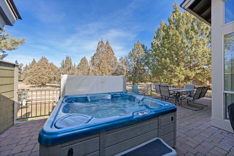 Tiny photo for 661 Sagebush Circle, Redmond, OR 97756 (MLS # 220215683)