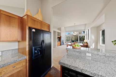 Tiny photo for 661 Sagebush Circle, Redmond, OR 97756 (MLS # 220215683)