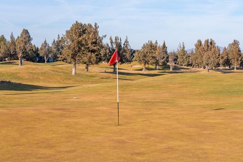 Tiny photo for 661 Sagebush Circle, Redmond, OR 97756 (MLS # 220215683)