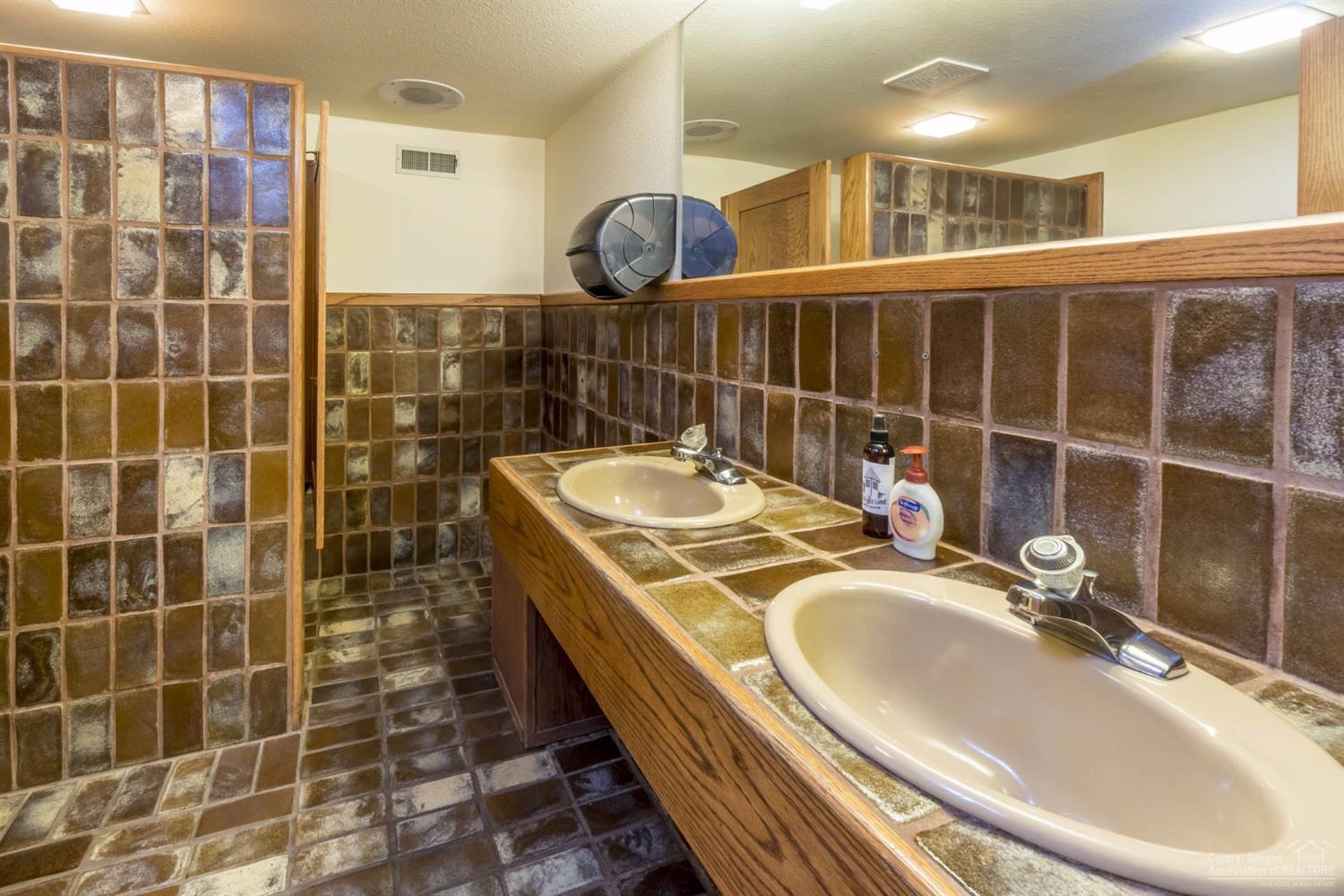 CLAB - Commercial Sale