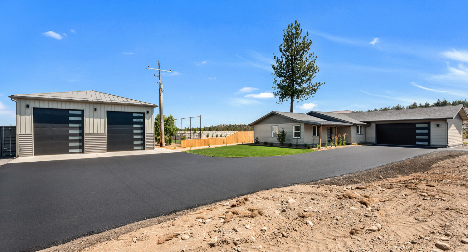 Townsite Of Laidlaw - Residential