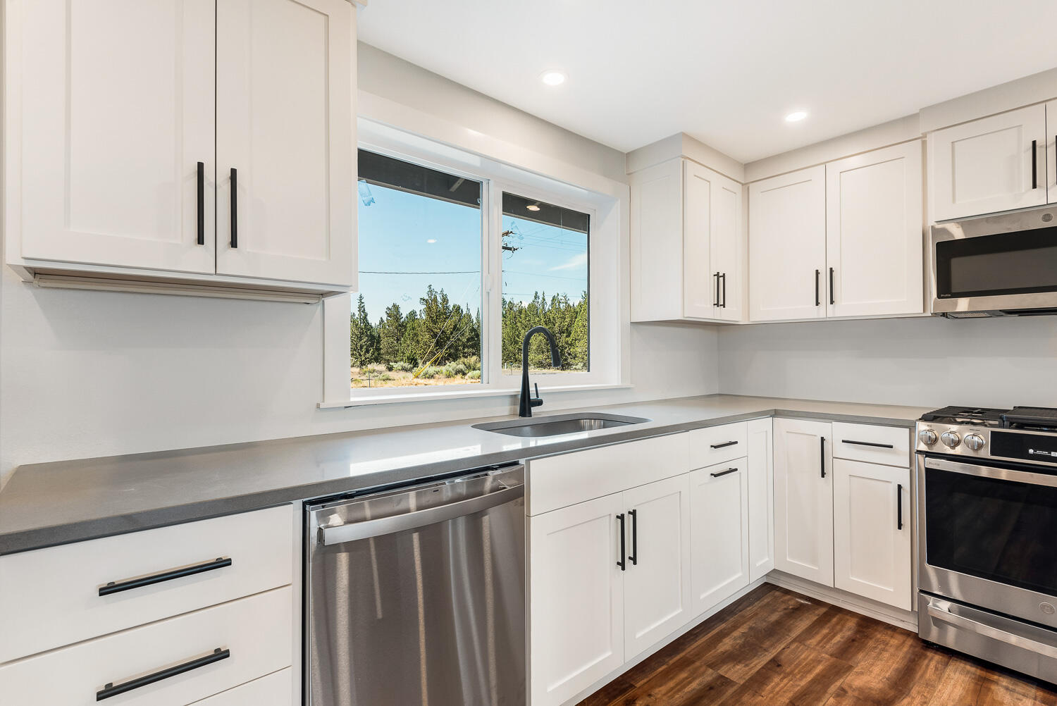 Townsite Of Laidlaw - Residential