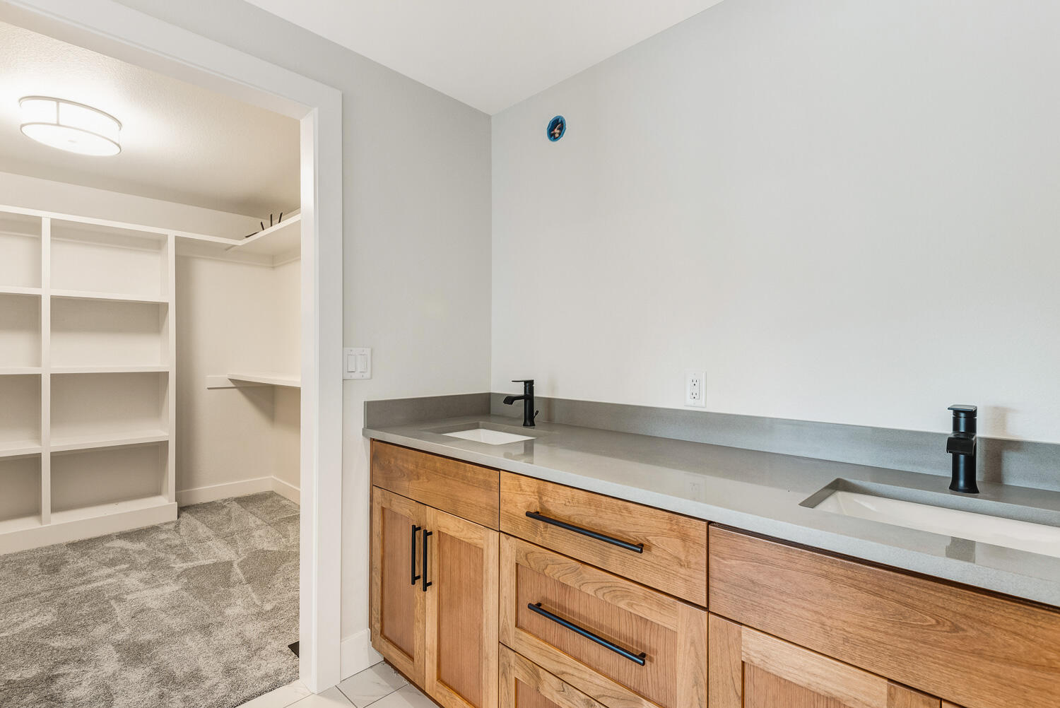 Townsite Of Laidlaw - Residential