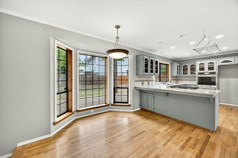 Tiny photo for 1876 Inglewood Drive, Medford, OR 97504 (MLS # 220210734)