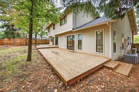 Tiny photo for 1876 Inglewood Drive, Medford, OR 97504 (MLS # 220210734)