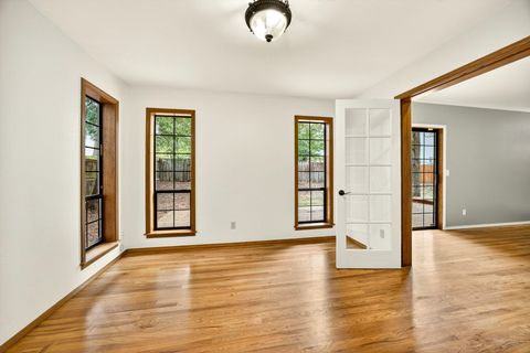 Tiny photo for 1876 Inglewood Drive, Medford, OR 97504 (MLS # 220210734)