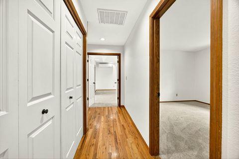 Tiny photo for 1876 Inglewood Drive, Medford, OR 97504 (MLS # 220210734)