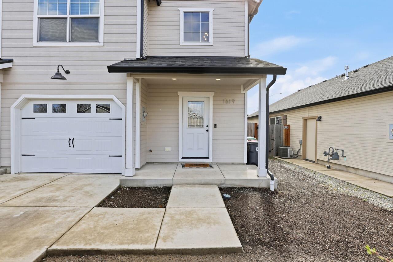 1619 S Columbus Avenue