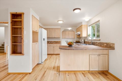 Tiny photo for 2980 NW Shevlin Meadow Drive, Bend, OR 97703 (MLS # 220217171)