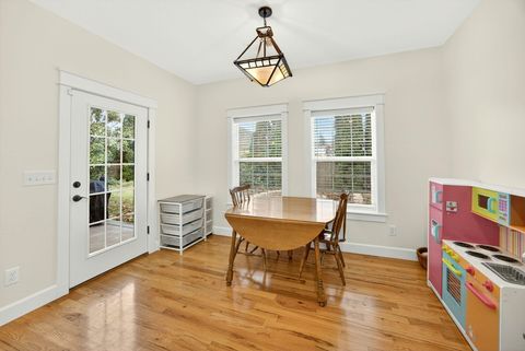 Tiny photo for 13 Portabello Way, Eagle Point, OR 97524 (MLS # 220212120)