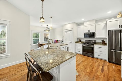 Tiny photo for 13 Portabello Way, Eagle Point, OR 97524 (MLS # 220212120)