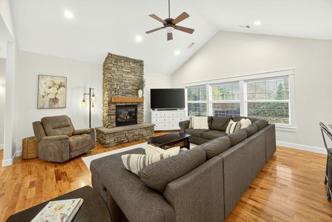 Tiny photo for 13 Portabello Way, Eagle Point, OR 97524 (MLS # 220212120)